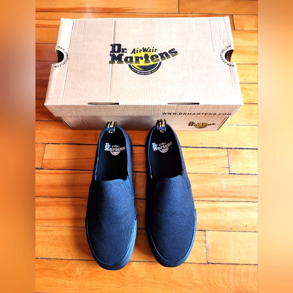 Dr. Martens unisex new shoes.